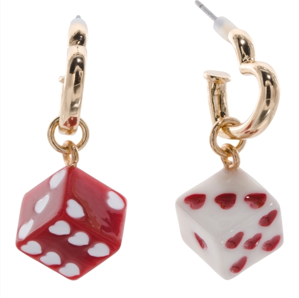 💖🔹️Betsey Johnson🔹️ Gold Tone Heart Huggie Dice drop Earrings - Picture 5 of 6